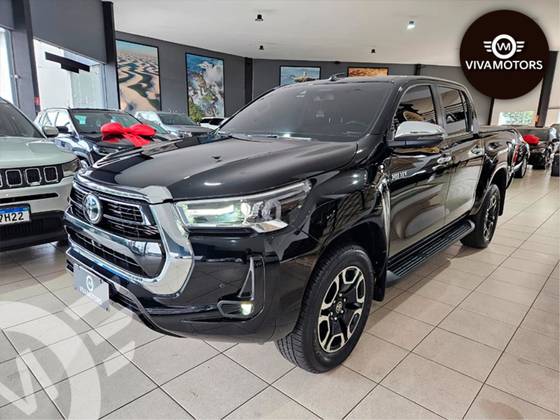 TOYOTA HILUX 2.8 D-4D TURBO DIESEL CD SRX 4X4 AUTOMÁTICO